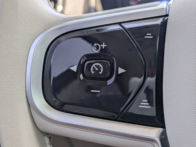 Certified 2025 Volvo XC90 T8 Ultra w/ Lounge Package AWD/4WD image 17