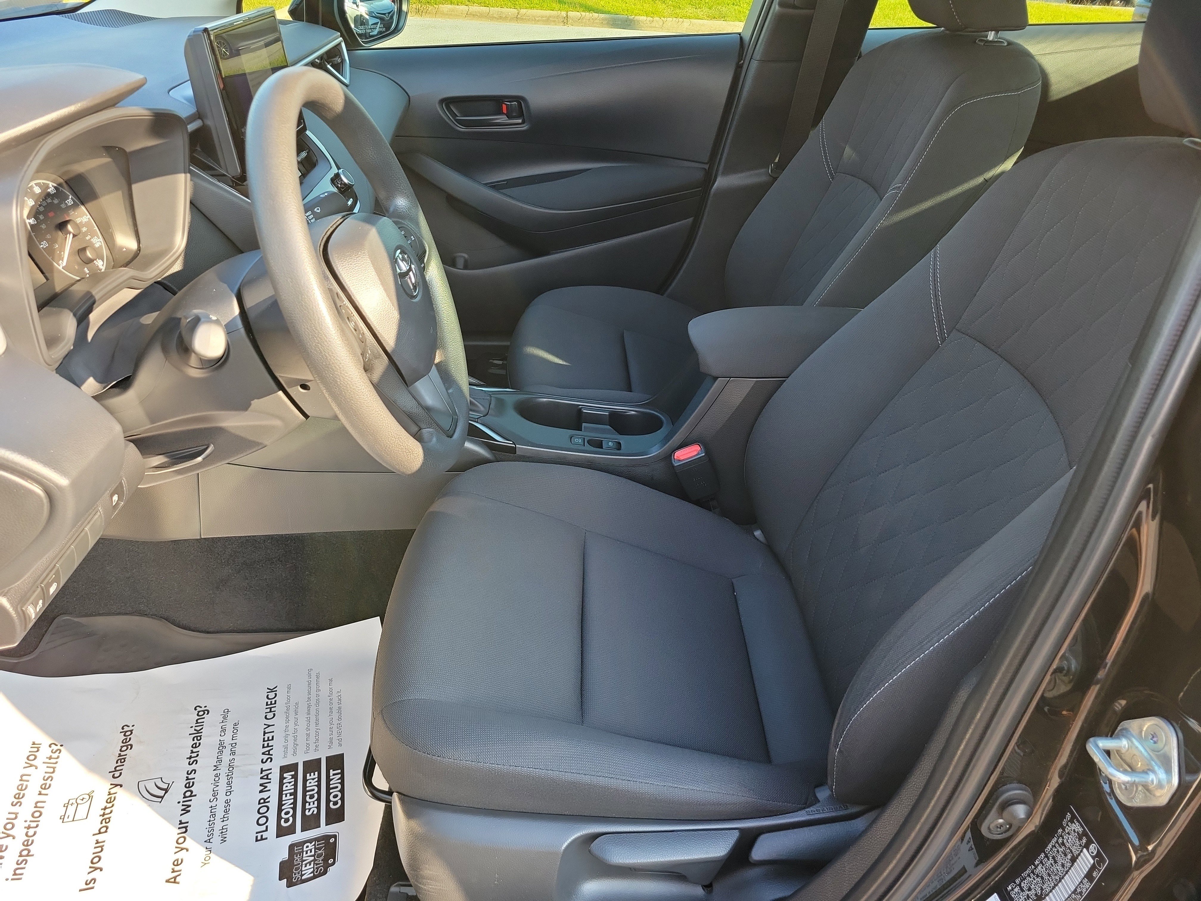 Used 2023 Toyota Corolla LE image 12