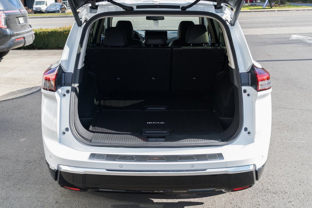 New 2026 Nissan Rogue Platinum image 8