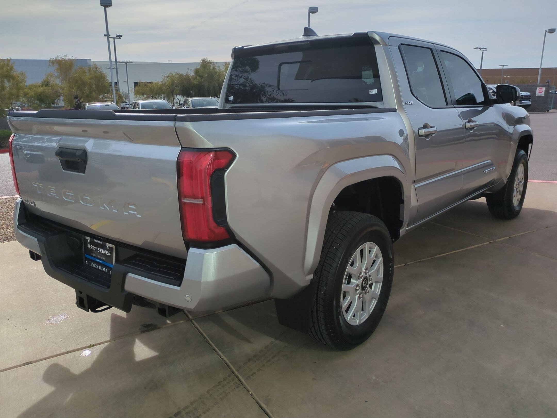 Used 2024 Toyota Tacoma SR5 image 5