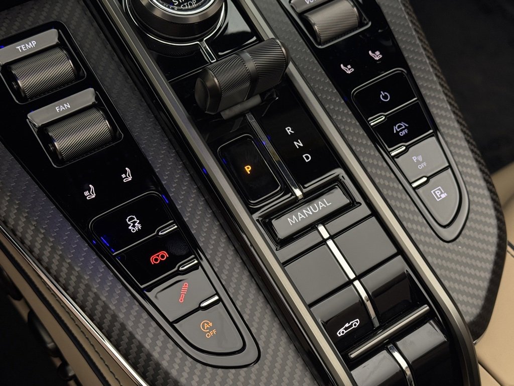 New 2026 Aston Martin V8 Vantage Roadster image 40