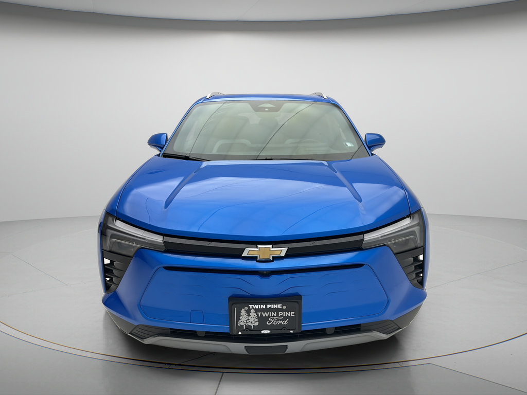 Used 2024 Chevrolet Blazer EV LT AWD/4WD image 2