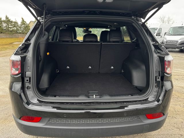 New 2026 Jeep Compass Limited image 15