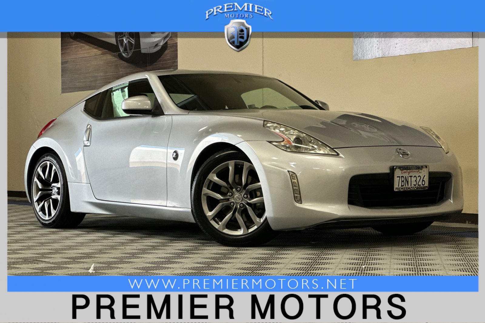Used 2013 Nissan 370Z Coupe RWD image 1