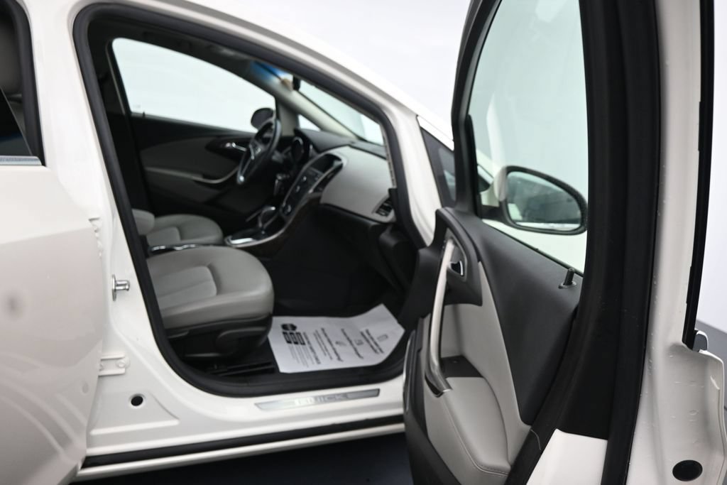 Used 2012 Buick Verano Convenience FWD image 12