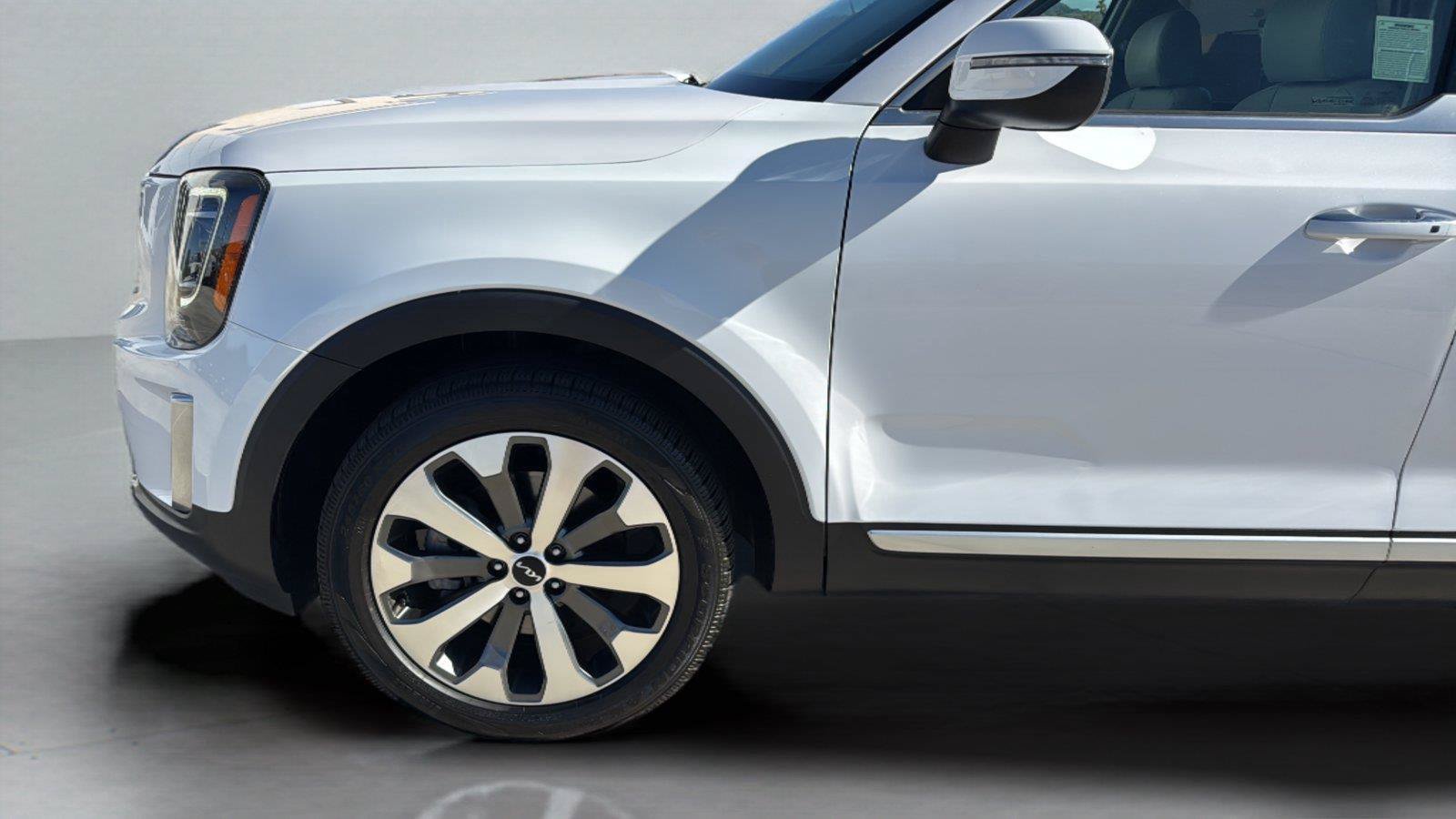 Used 2022 Kia Telluride S FWD image 29