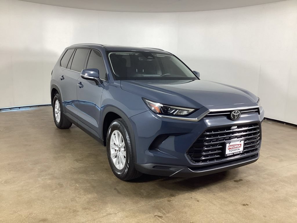 Used 2024 Toyota Grand Highlander AWD image 2