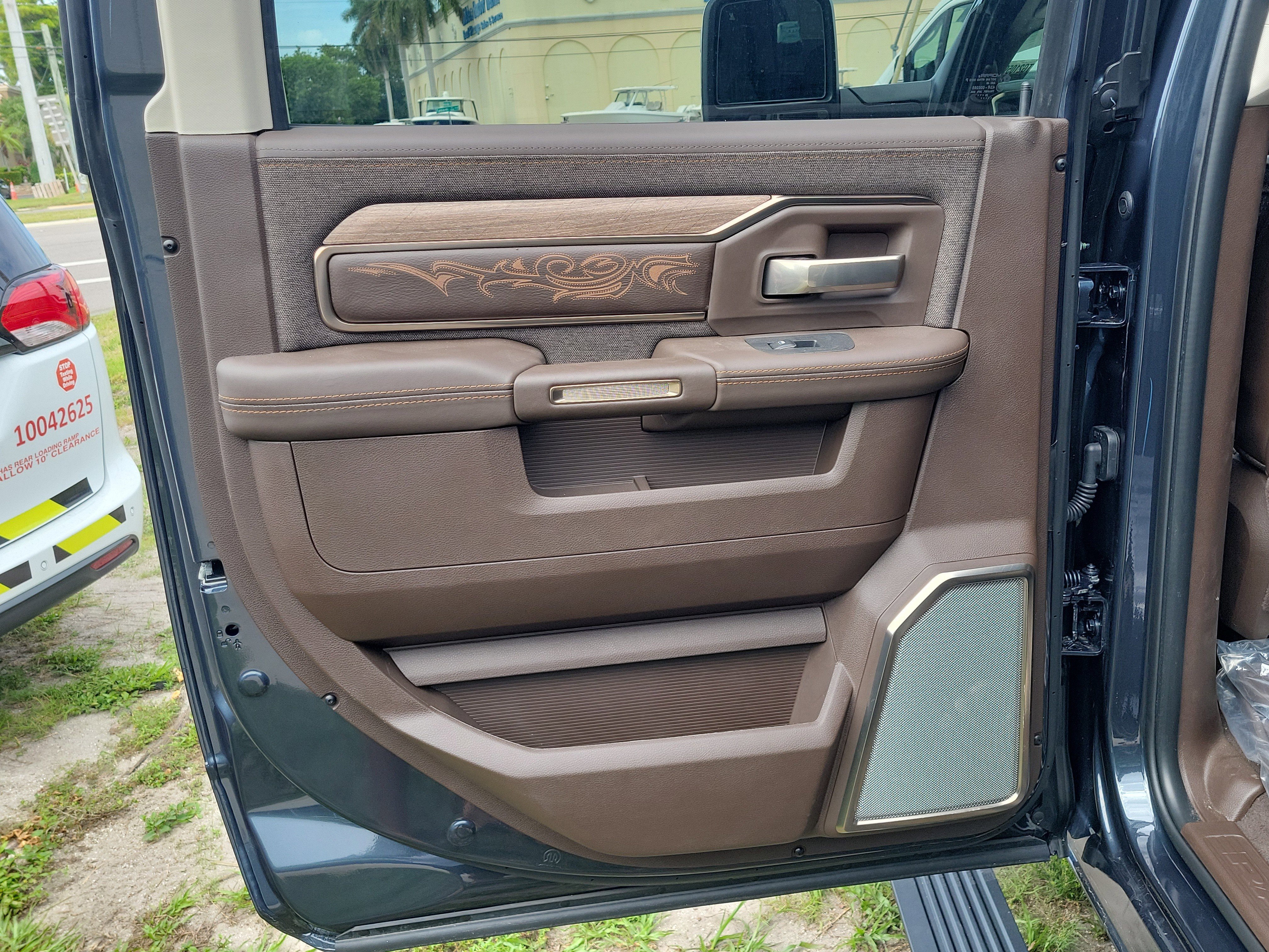 New 2026 RAM 2500 Limited AWD/4WD image 11