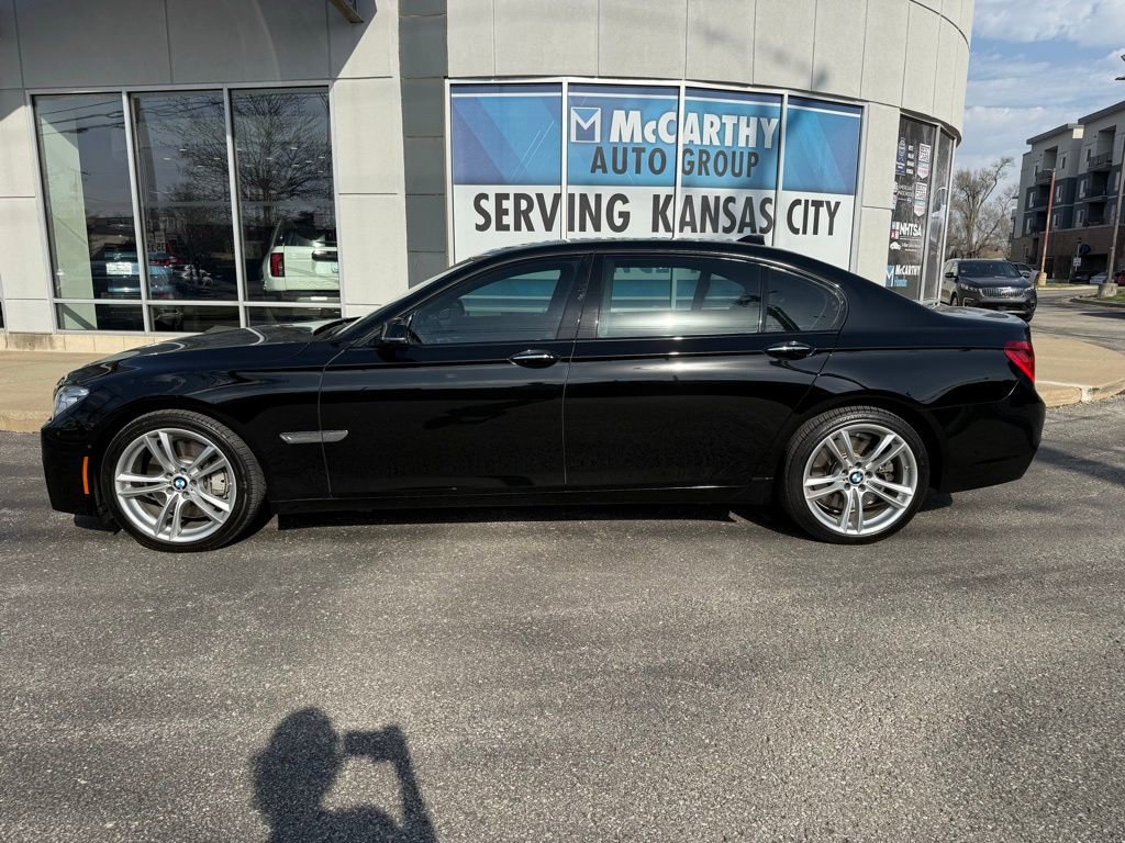 Used 2013 BMW 750Li image 2