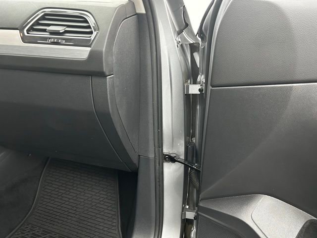 Used 2020 Volkswagen Tiguan S image 25