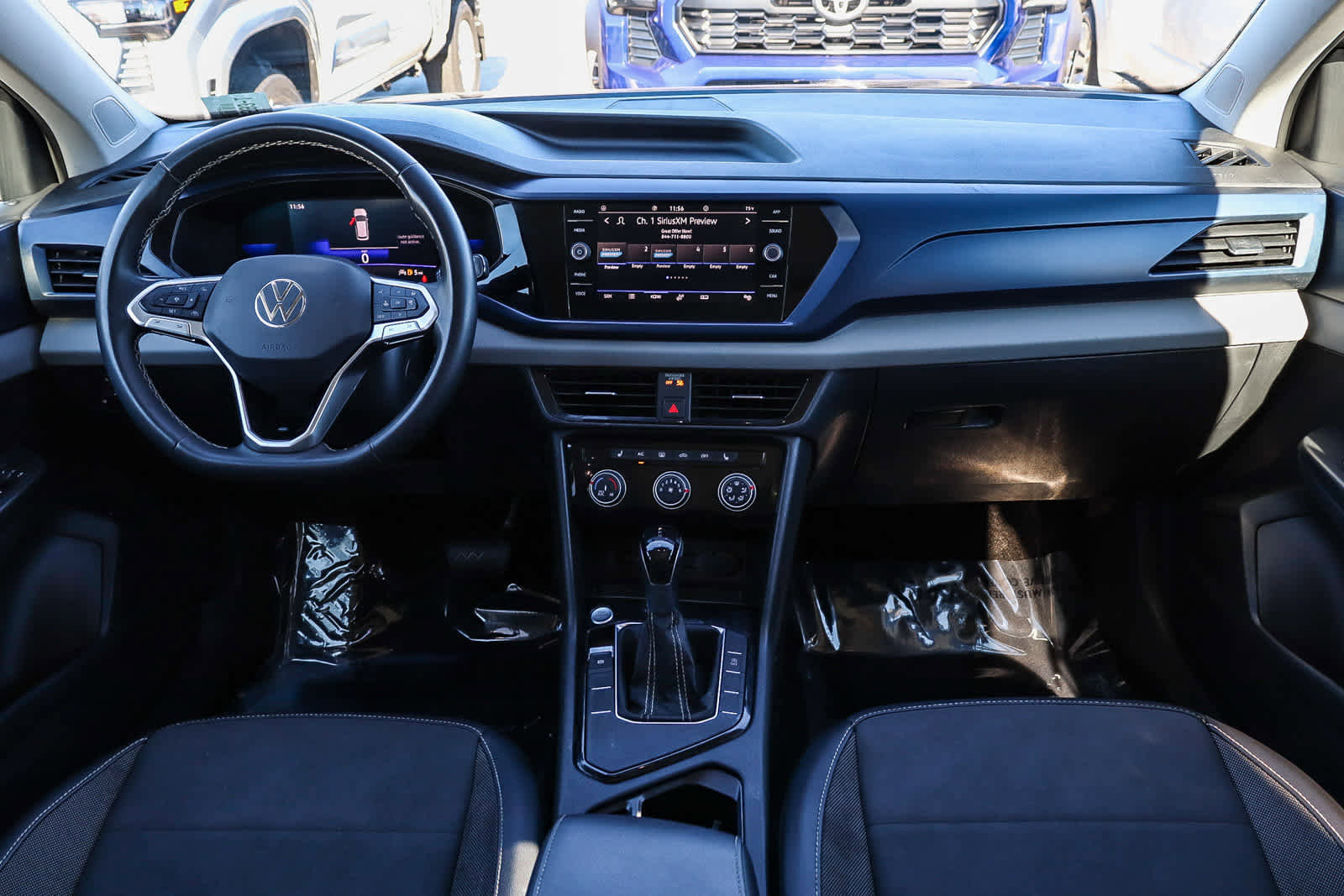 Used 2023 Volkswagen Taos SE w/ Panoramic Sunroof Package image 12