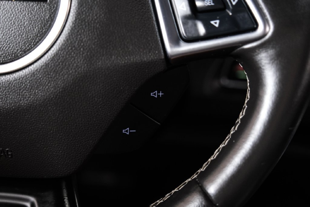 Used 2020 Chevrolet Camaro LT RWD image 13