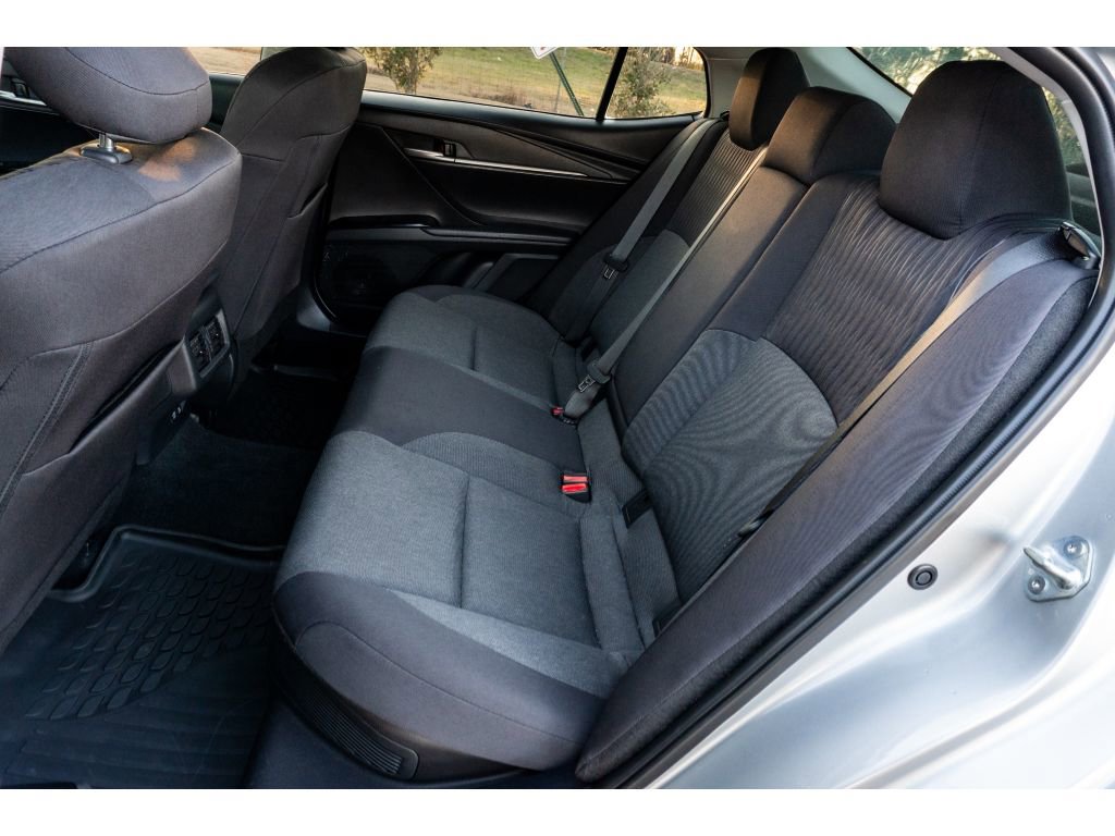 Used 2025 Toyota Camry LE image 13