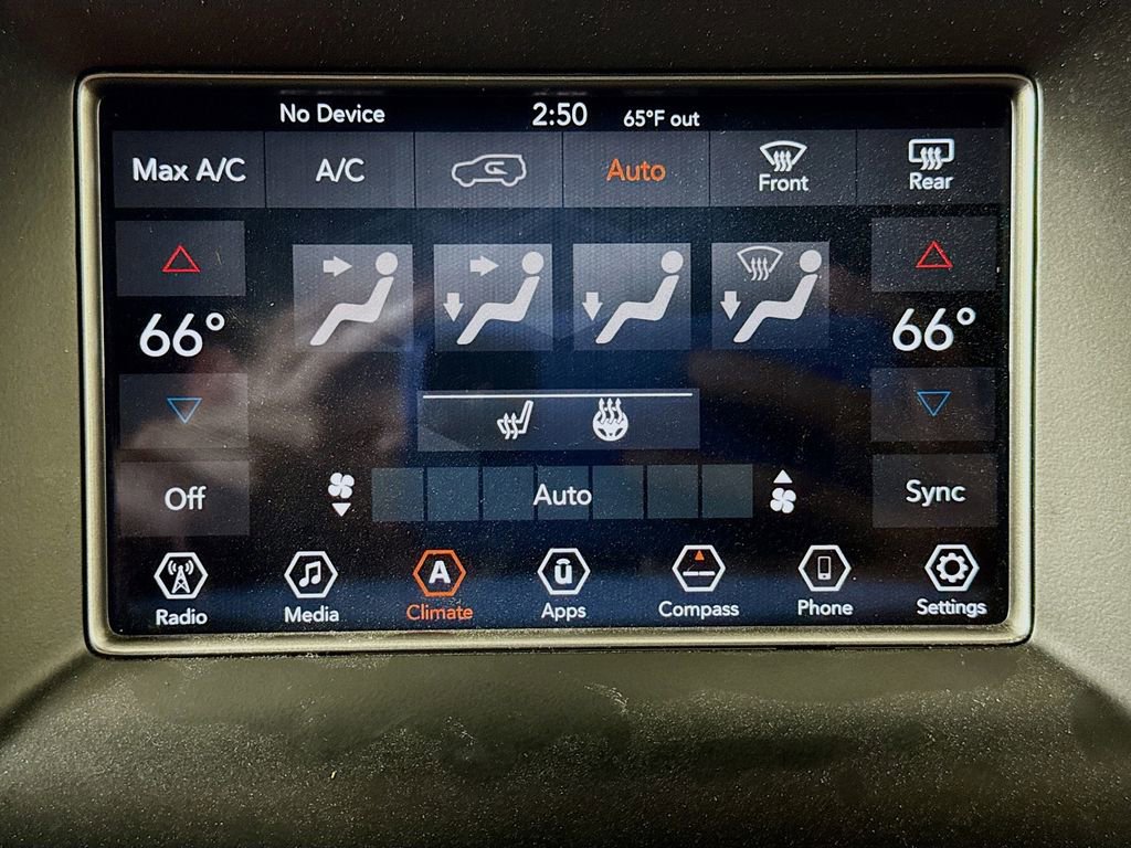 Used 2018 Jeep Grand Cherokee Limited image 15