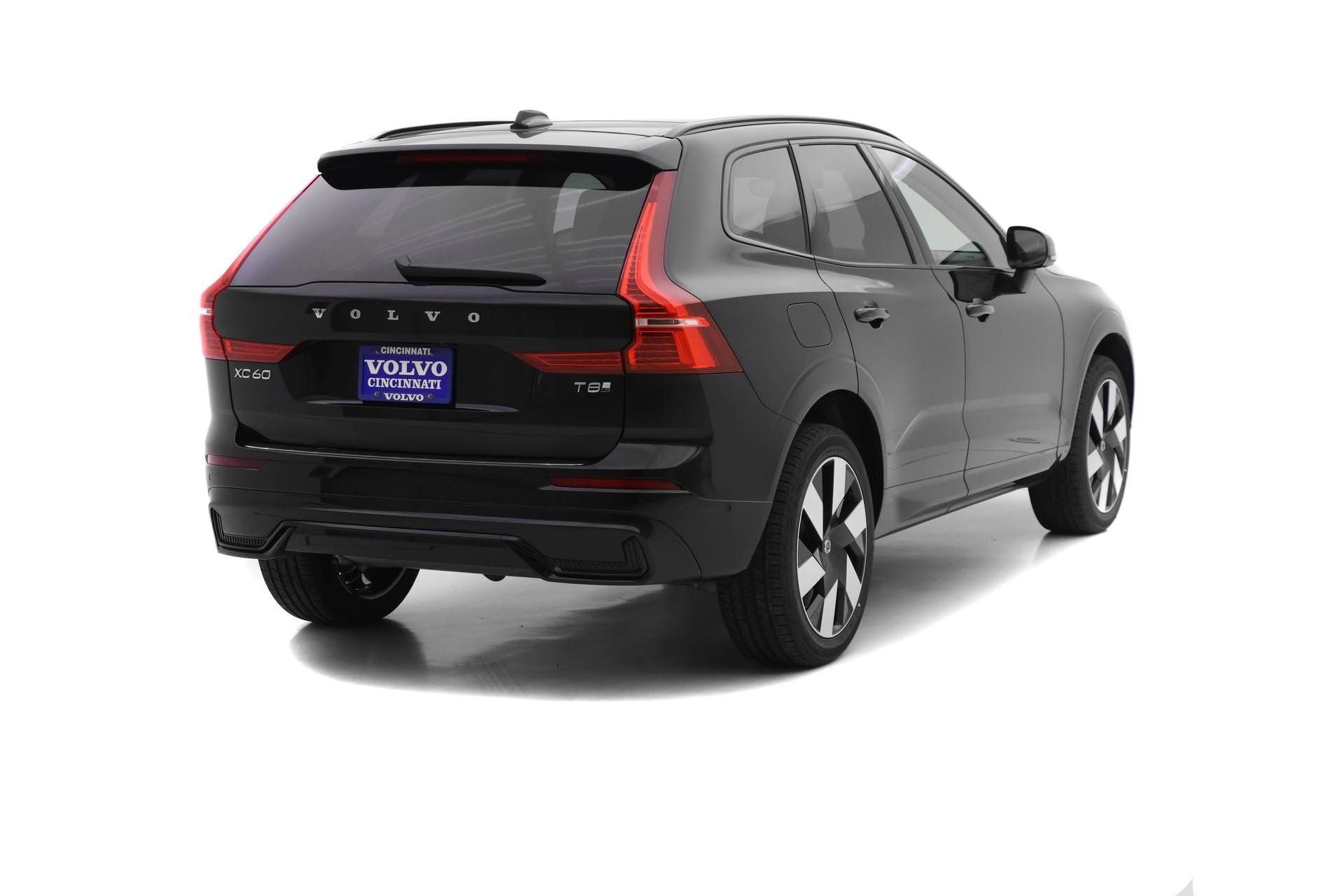 New 2025 Volvo XC60 T8 Plus w/ Protection Package Premier image 4