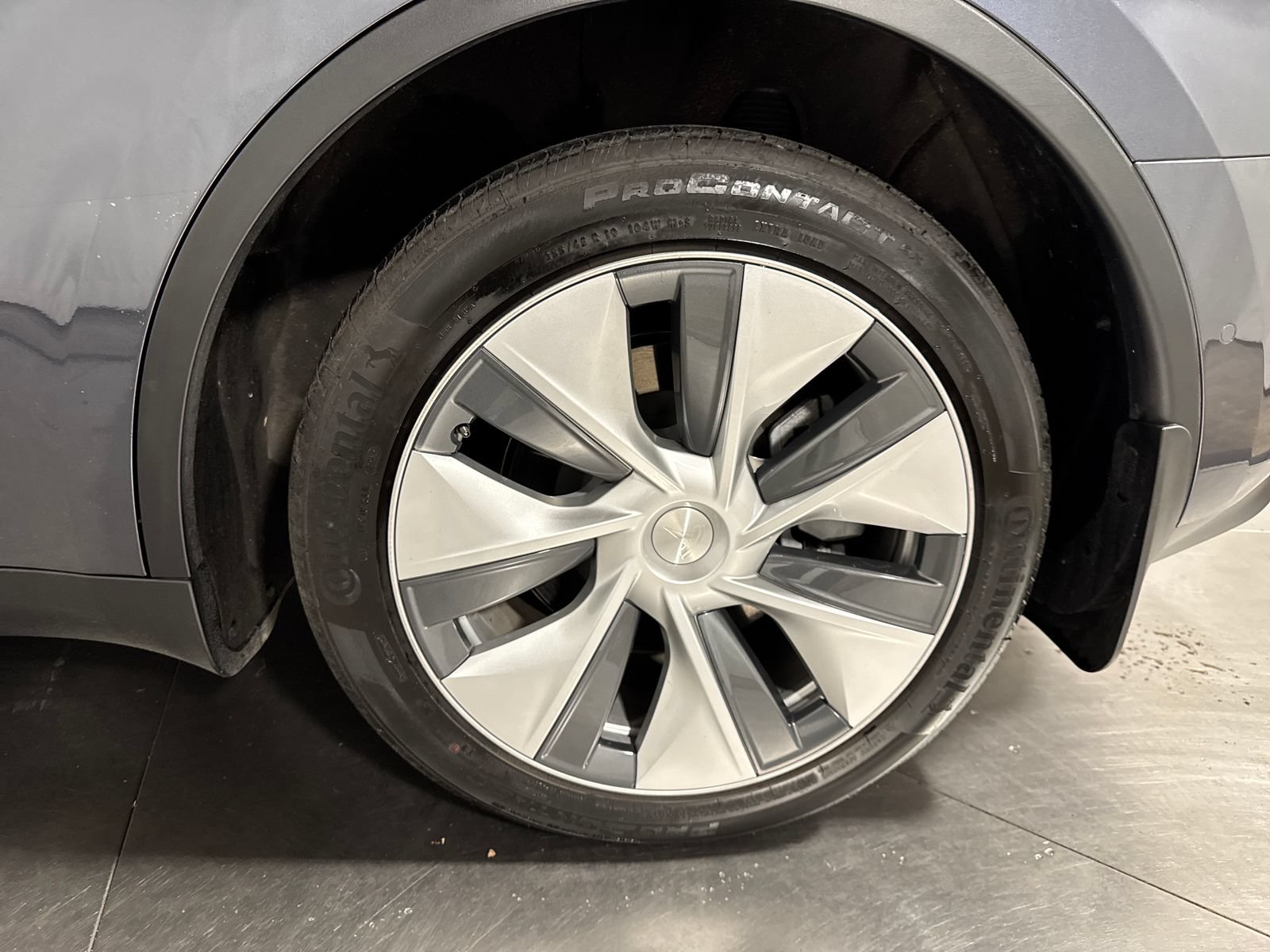 Used 2022 Tesla Model Y Long Range AWD/4WD image 12