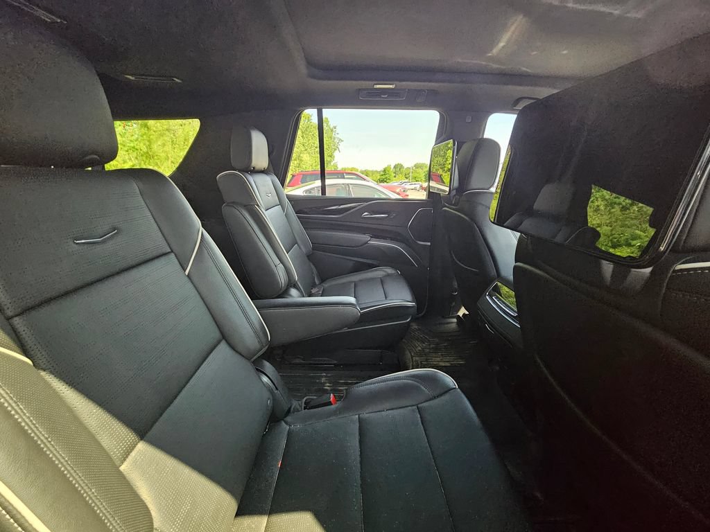 Used 2023 Cadillac Escalade Sport w/ LPO, ONYX Package AWD/4WD image 5