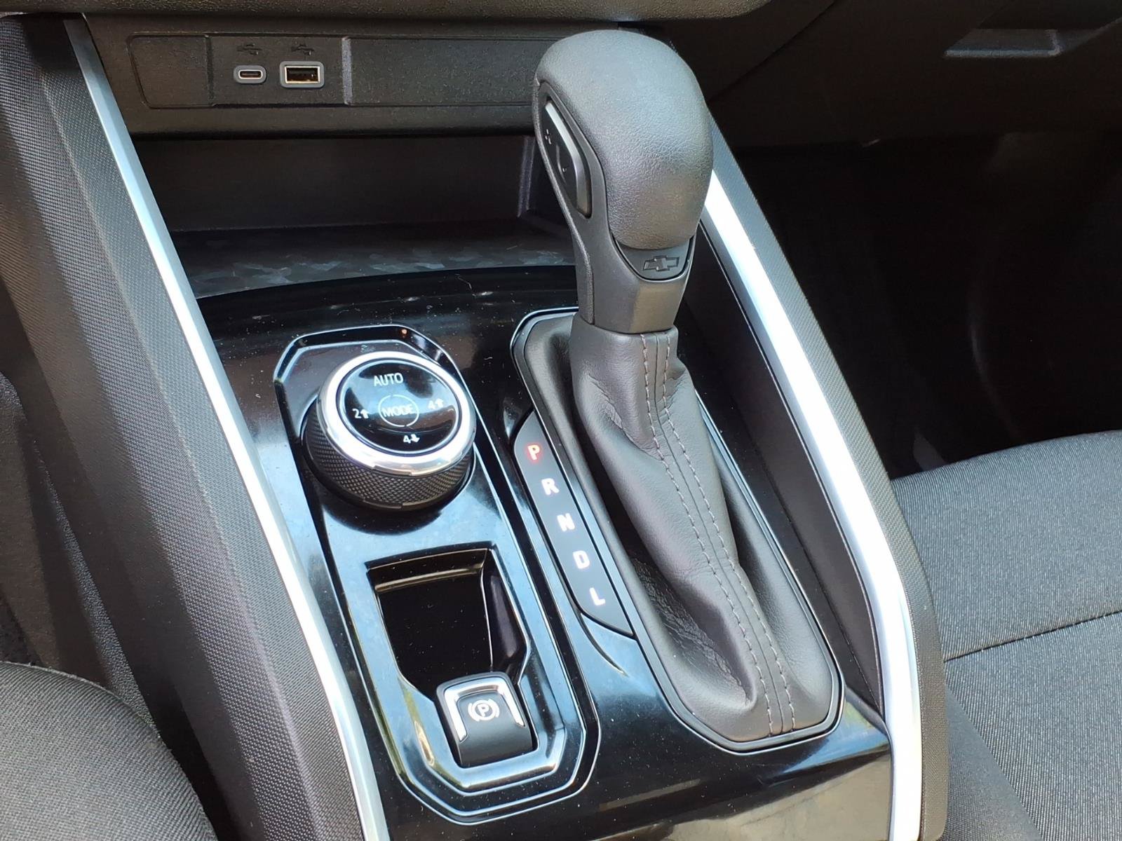 Certified 2024 Chevrolet Colorado Trail Boss w/ Advanced Trailering Package AWD/4WD image 23