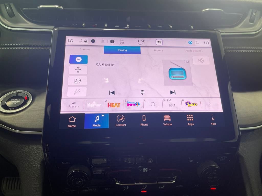 Used 2025 Jeep Grand Cherokee L Limited w/ Black Appearance Package image 13