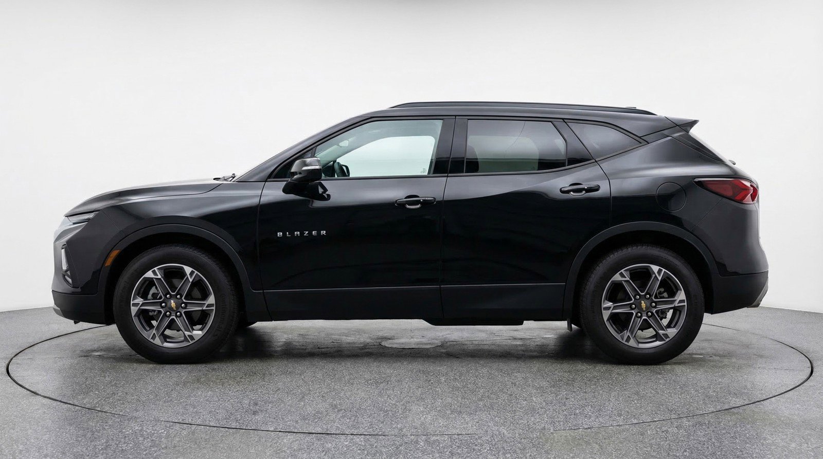 Used 2025 Chevrolet Blazer LT FWD image 5
