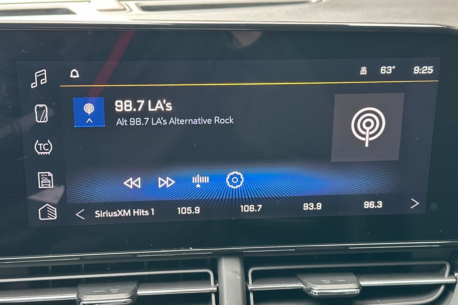 Used 2025 Chevrolet Trax LT w/ Driver Confidence Package image 25