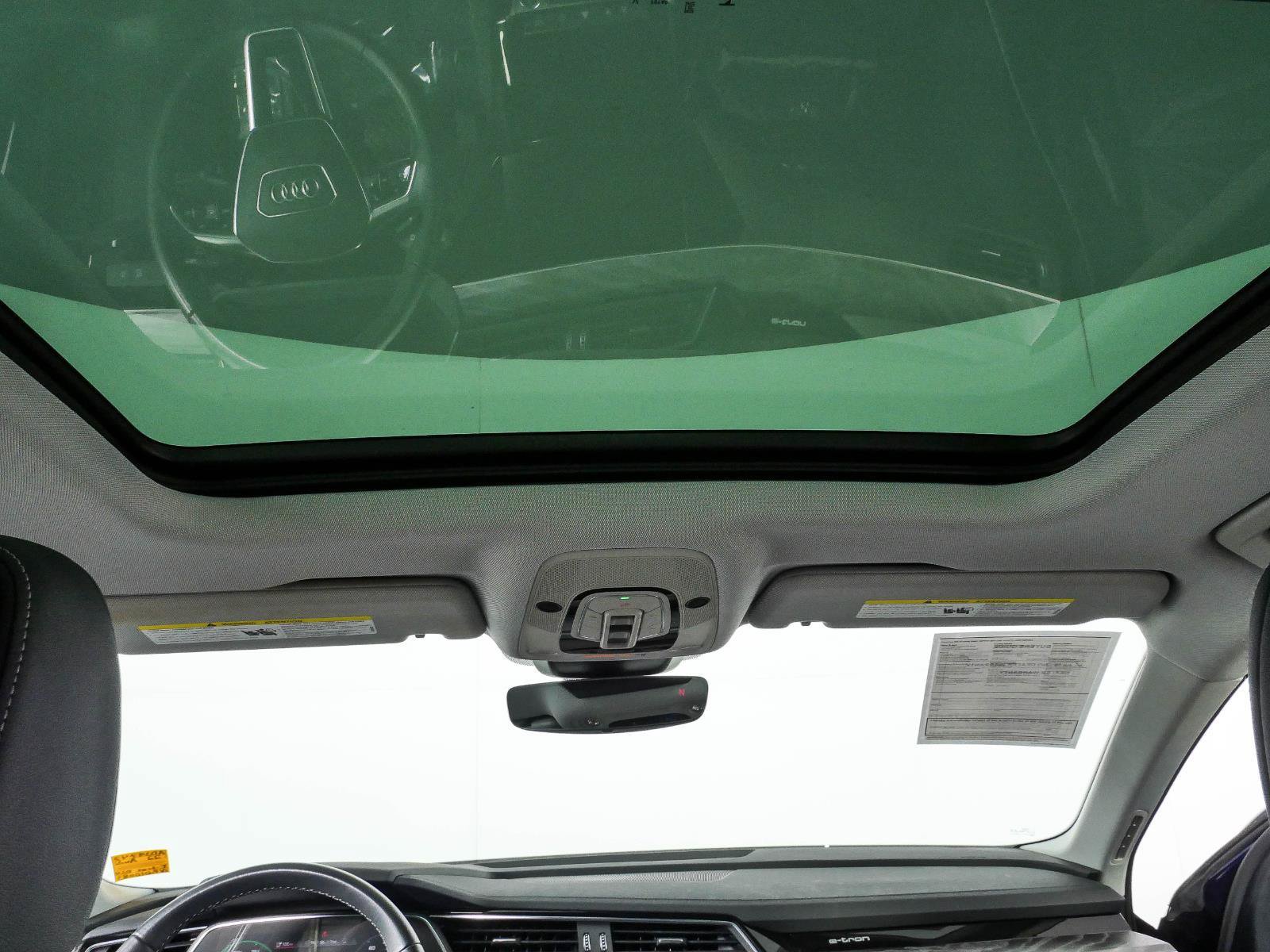 Used 2022 Audi e-tron Premium w/ Convenience Plus Package AWD/4WD image 32