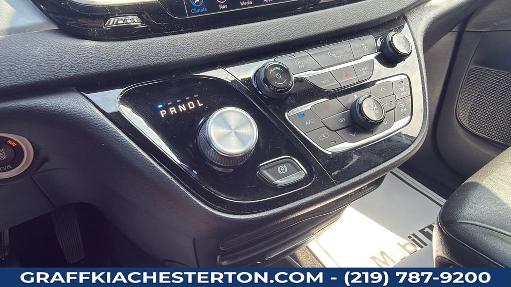 Used 2020 Chrysler Pacifica Touring-L w/ Premium Audio Group FWD image 29