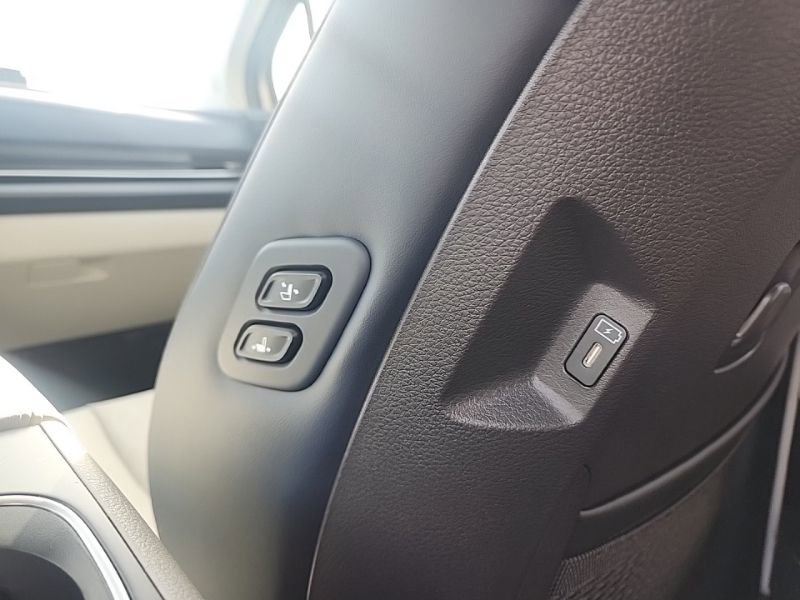 New 2026 Kia Carnival EX image 26