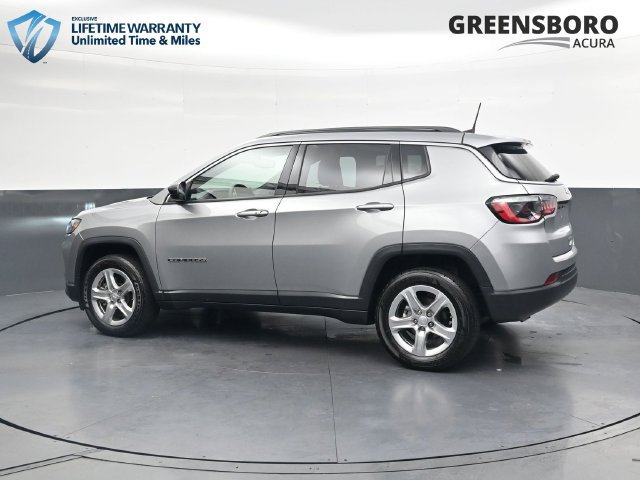 Used 2023 Jeep Compass Latitude w/ Sun and Sound Group AWD/4WD image 9