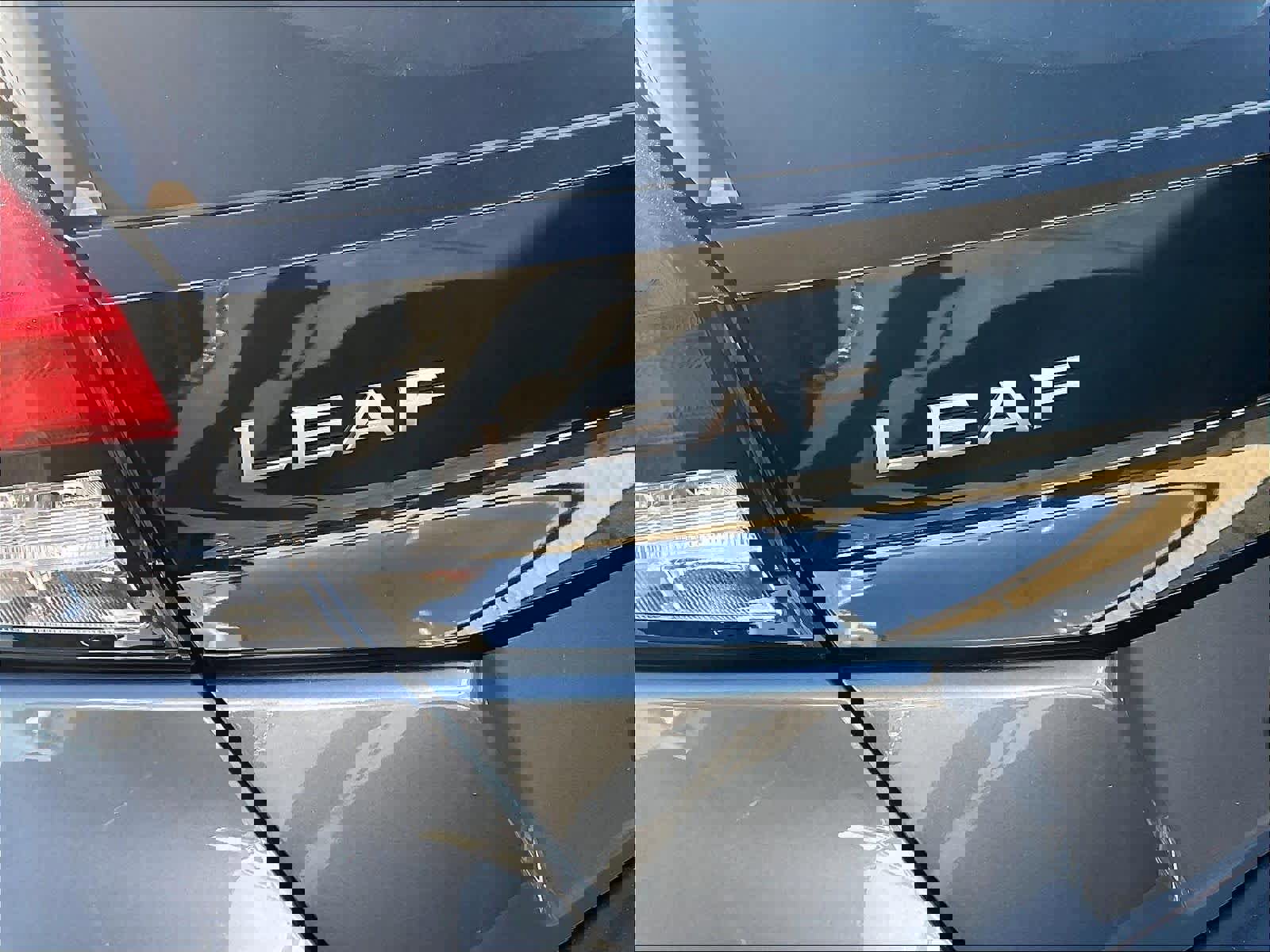 Certified 2023 Nissan Leaf S image 28