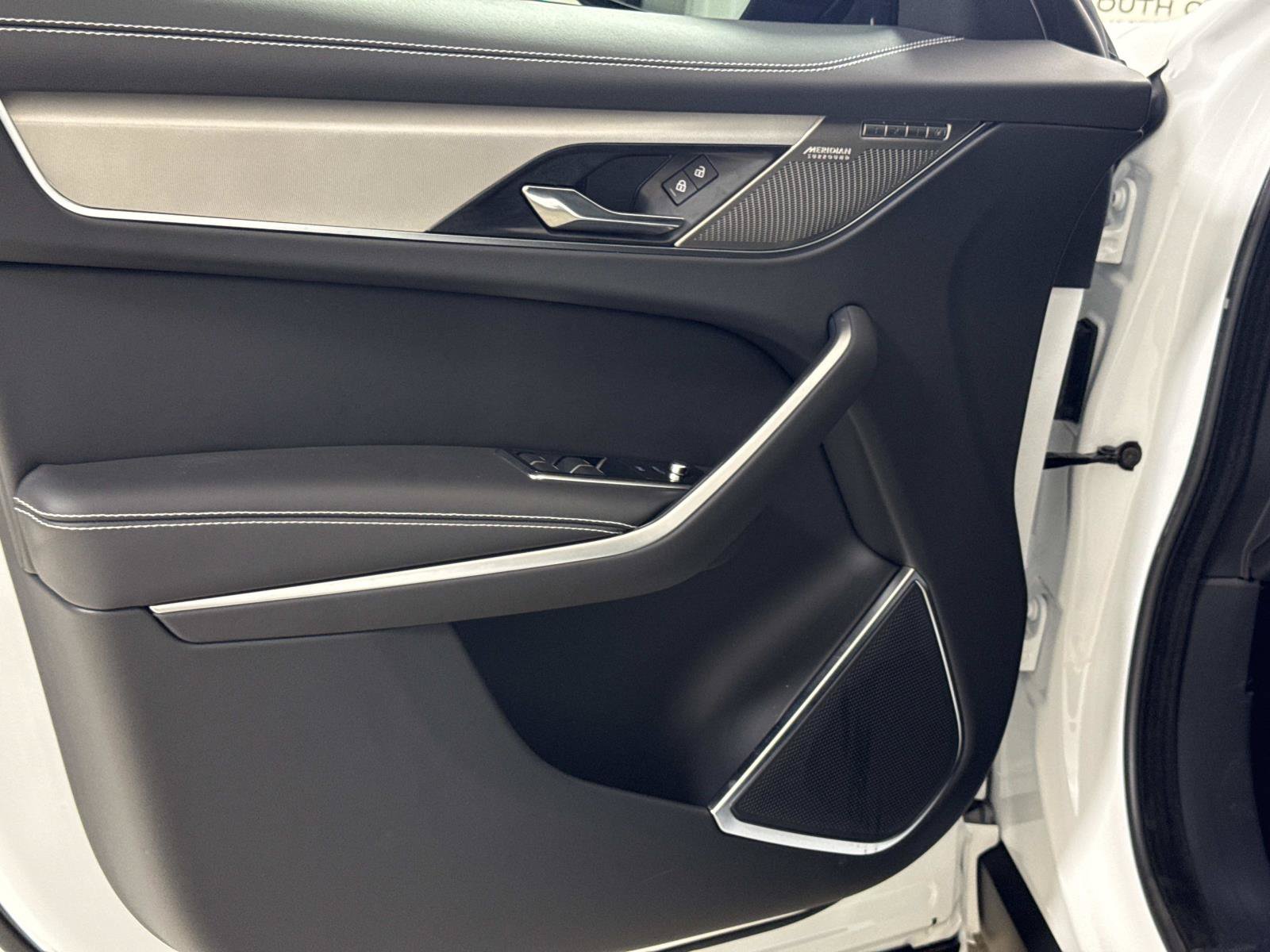 New 2026 Jaguar F-PACE R-Dynamic S AWD/4WD image 17