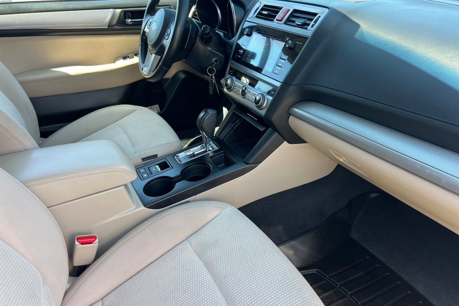 Used 2016 Subaru Outback 2.5i Premium image 16