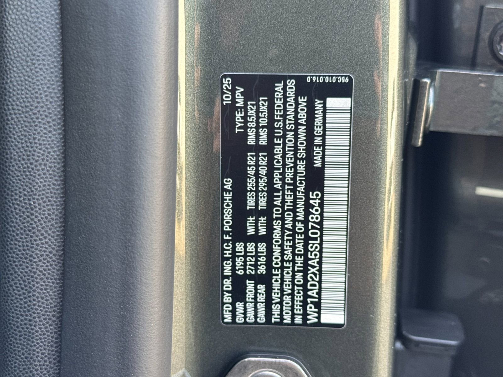 New 2025 Porsche Macan Electric image 35