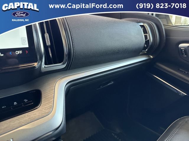 Certified 2025 Ford Expedition Max Platinum w/ Driver's Package AWD/4WD image 31