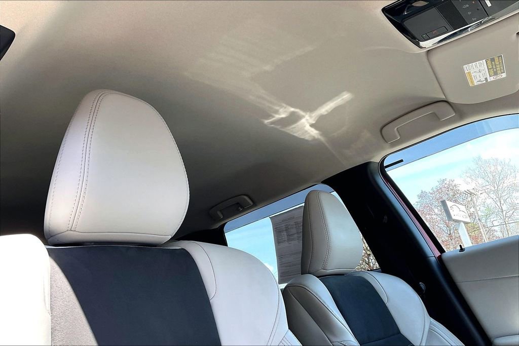 Used 2025 Mitsubishi Outlander SE image 21