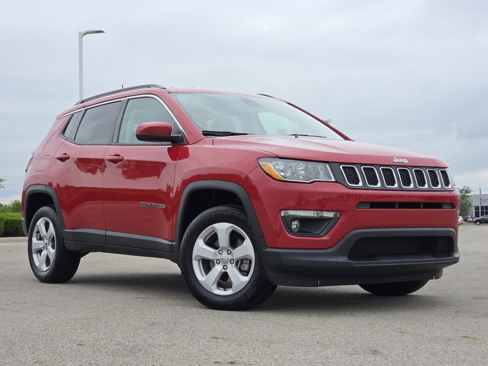 Used 2021 Jeep Compass Latitude w/ Convenience Group AWD/4WD image 2
