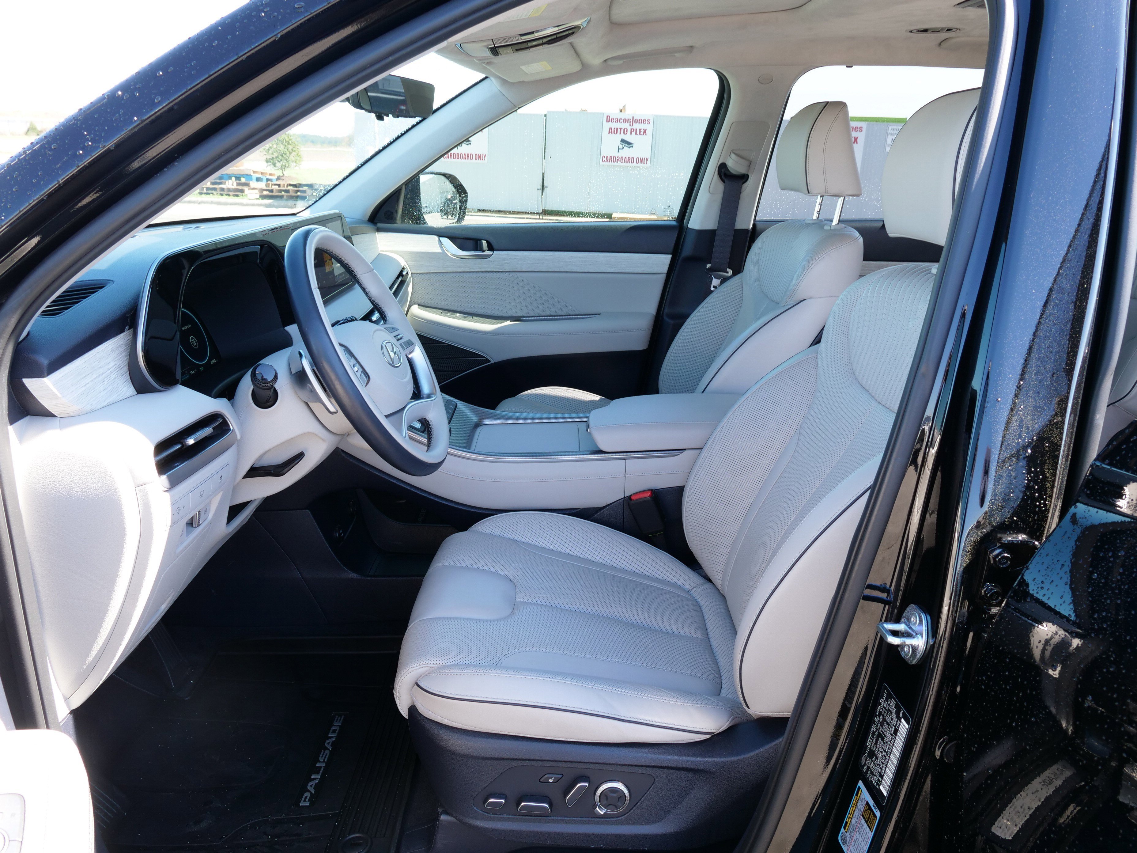 Used 2023 Hyundai Palisade Calligraphy image 17