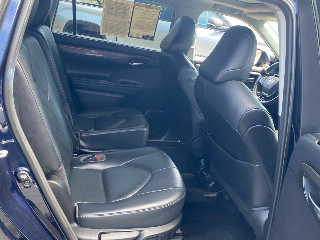 Used 2021 Toyota Highlander Platinum image 15