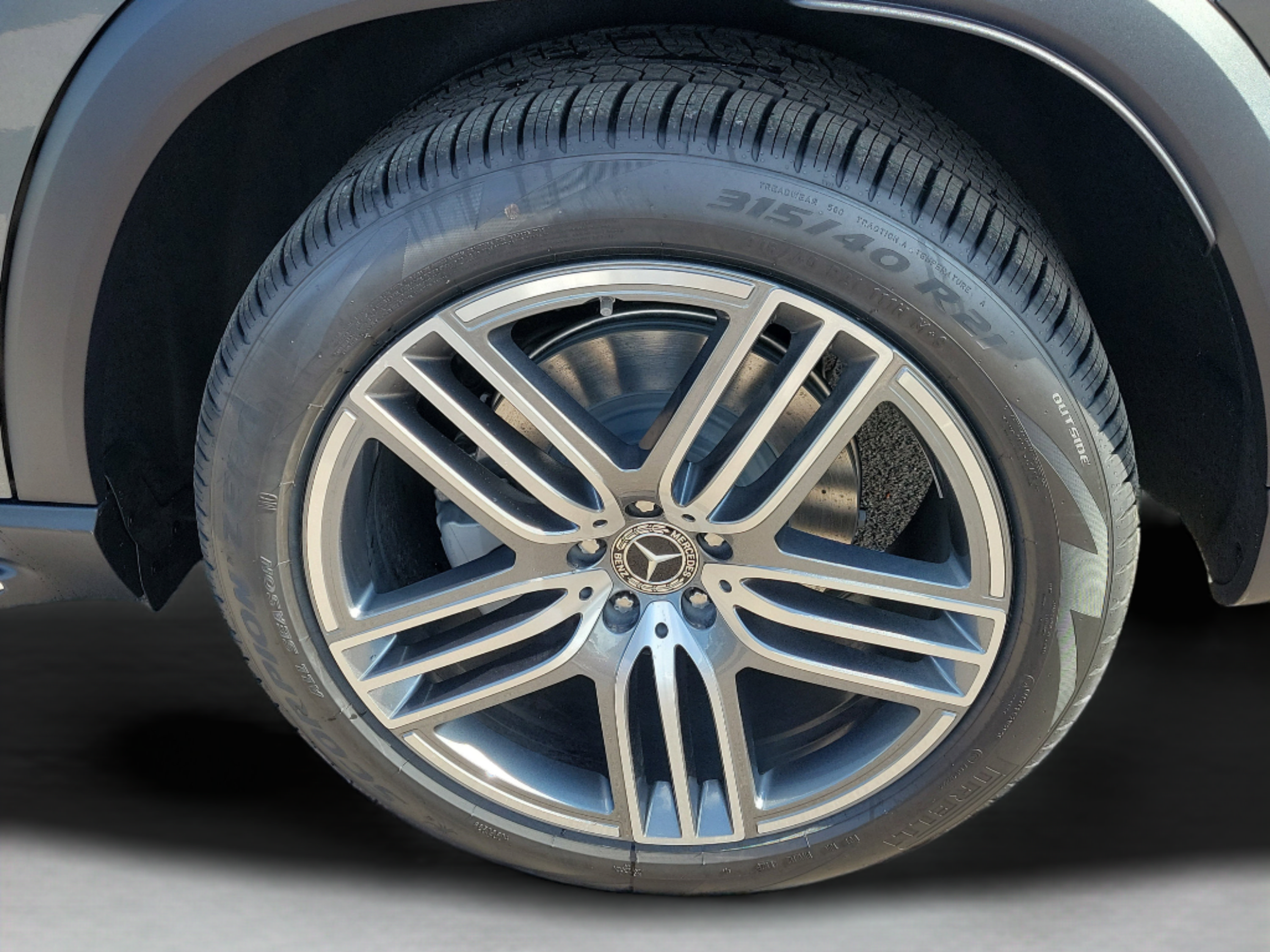 New 2026 Mercedes-Benz GLS 450 4MATIC image 31