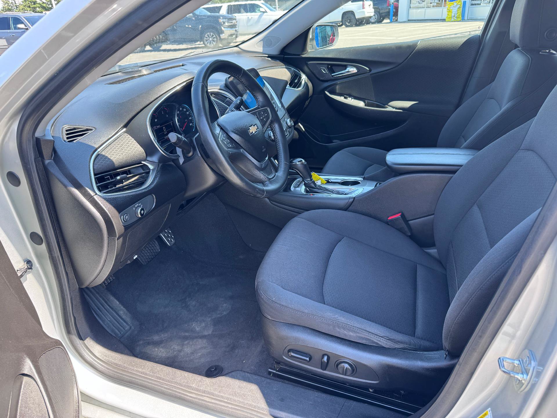 Used 2016 Chevrolet Malibu LT FWD image 10