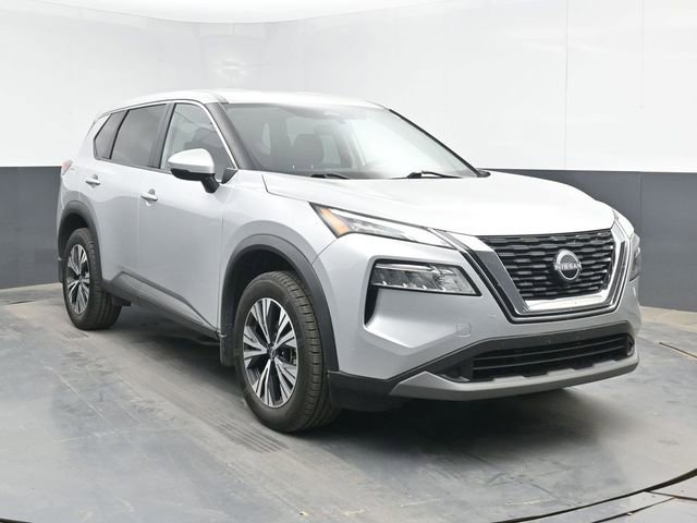 Used 2022 Nissan Rogue SV FWD image 2