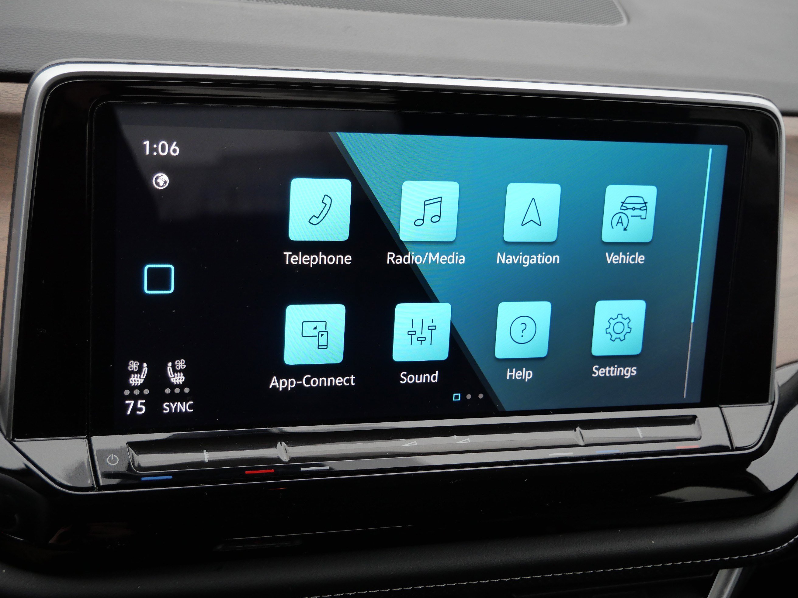 Certified 2024 Volkswagen Atlas SE image 23