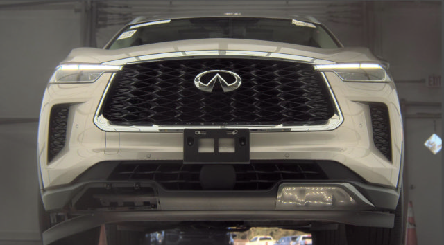 Used 2023 INFINITI QX60 Sensory w/ Vision Package AWD/4WD image 3