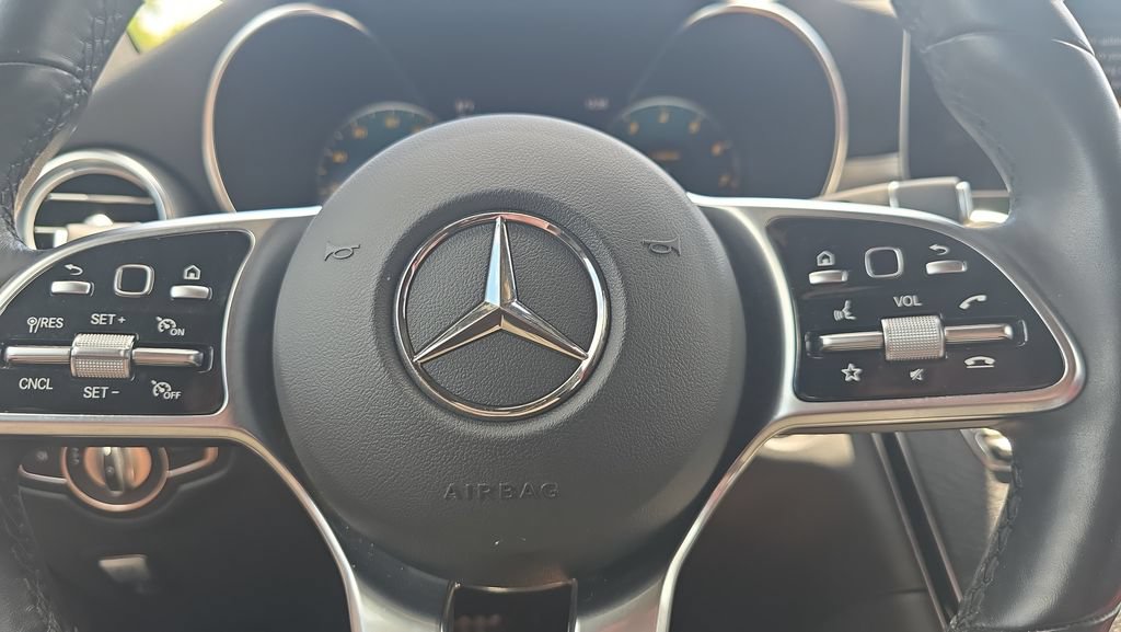Used 2021 Mercedes-Benz GLC 300 4MATIC image 17