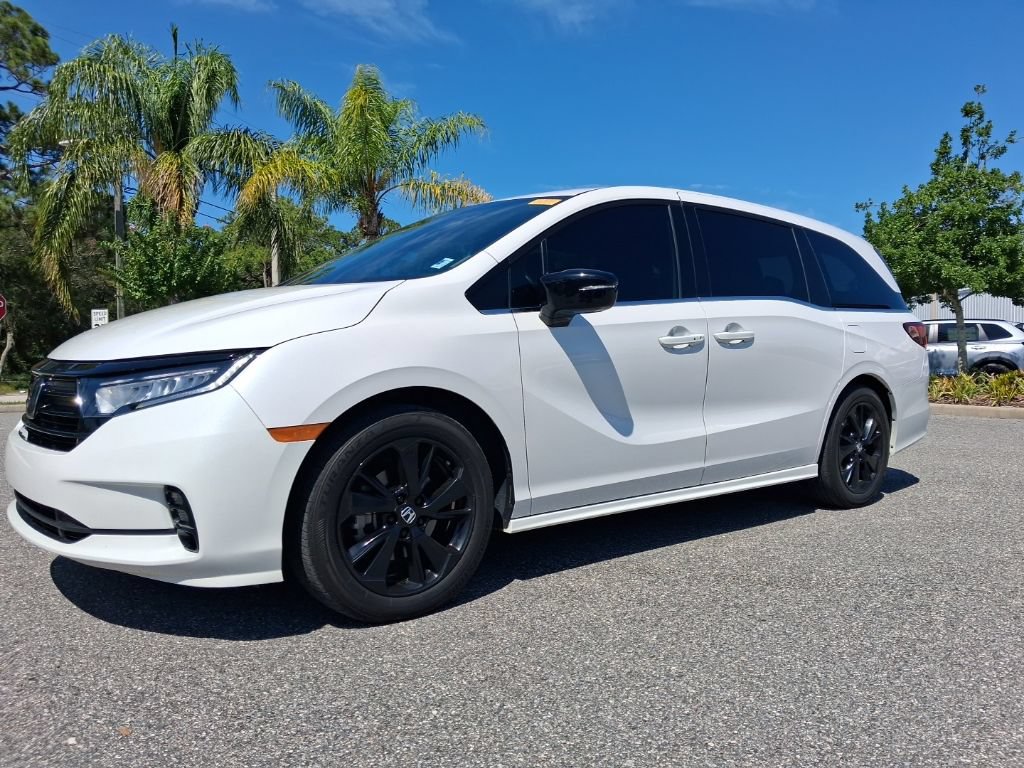 Certified 2024 Honda Odyssey Sport image 1