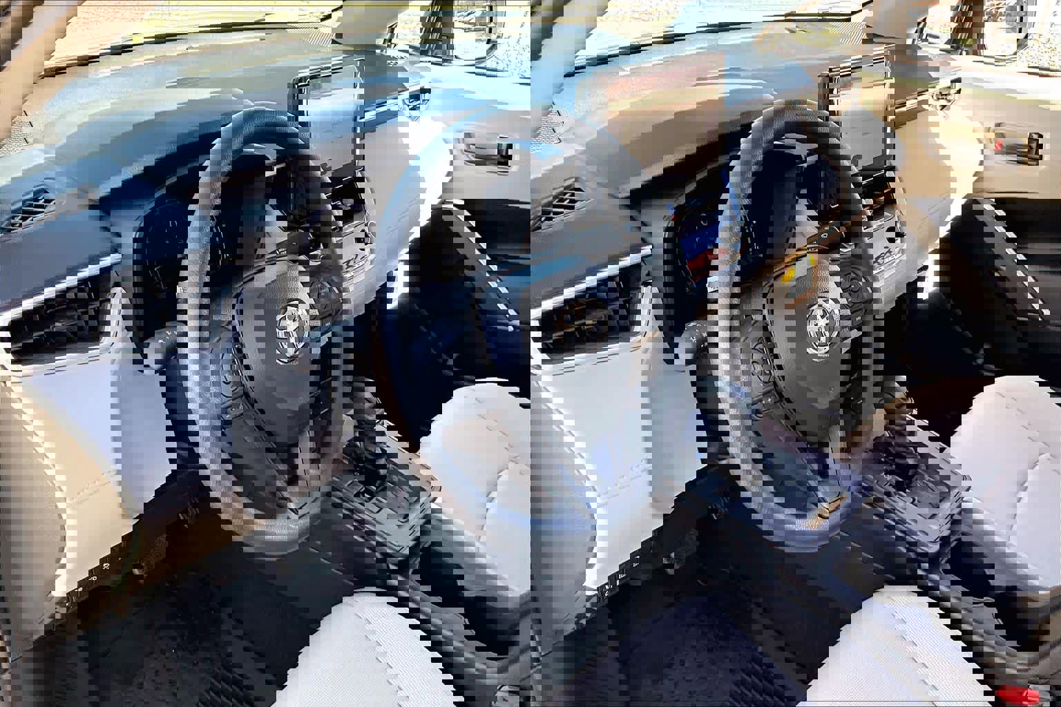 Used 2026 Toyota Corolla Cross L image 15