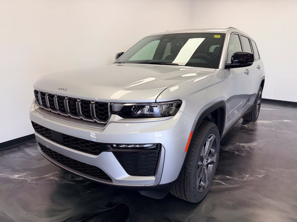 New 2026 Jeep Grand Cherokee L Limited w/ Trailer Tow Package AWD/4WD image 4