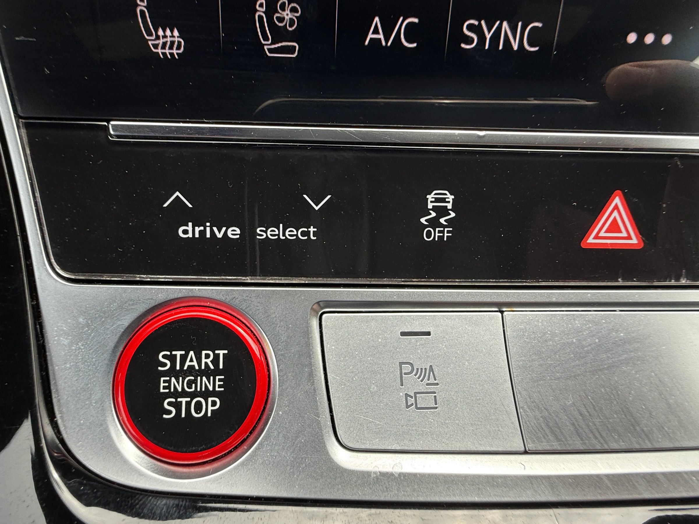 Used 2022 Audi SQ7 Prestige w/ Prestige Package image 34