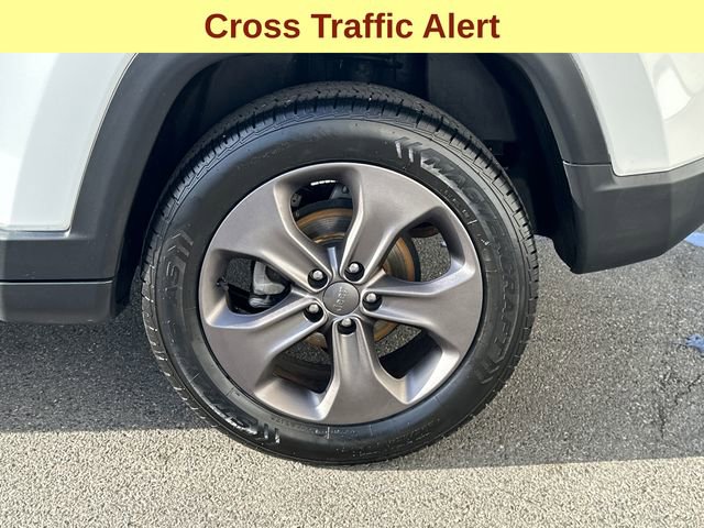 Used 2022 Jeep Compass Latitude image 9