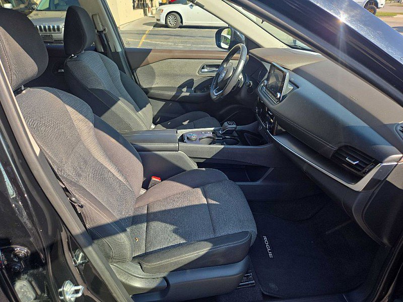 Used 2021 Nissan Rogue SV image 17